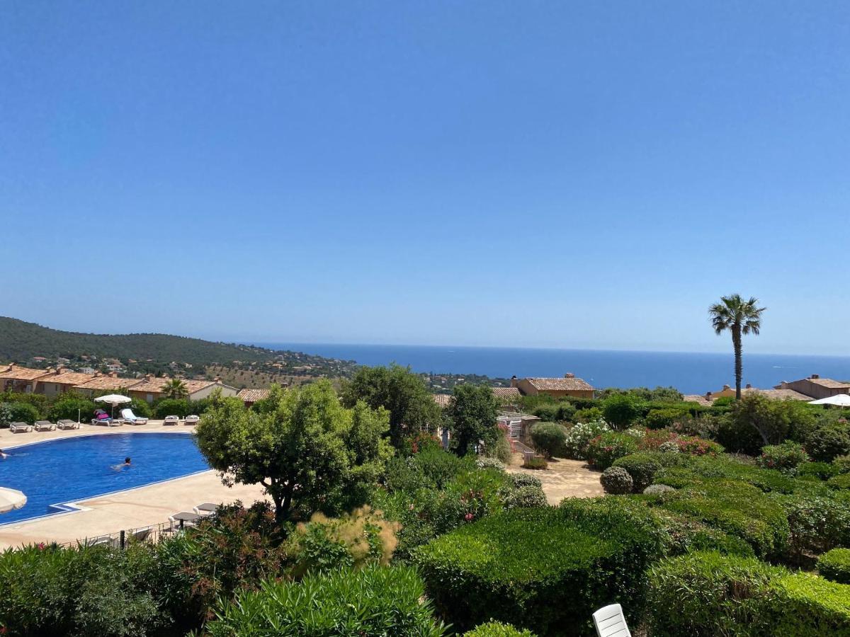 Appart. Vue Mer Avec Piscine - Golfe De St Tropez Les Issambres Eksteriør billede