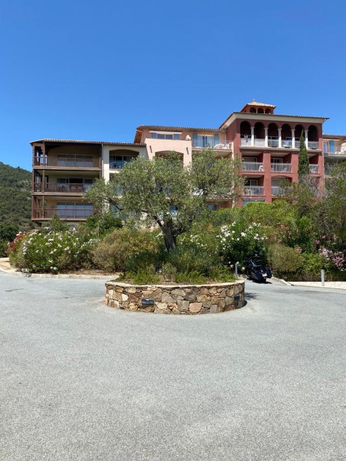 Appart. Vue Mer Avec Piscine - Golfe De St Tropez Les Issambres Eksteriør billede